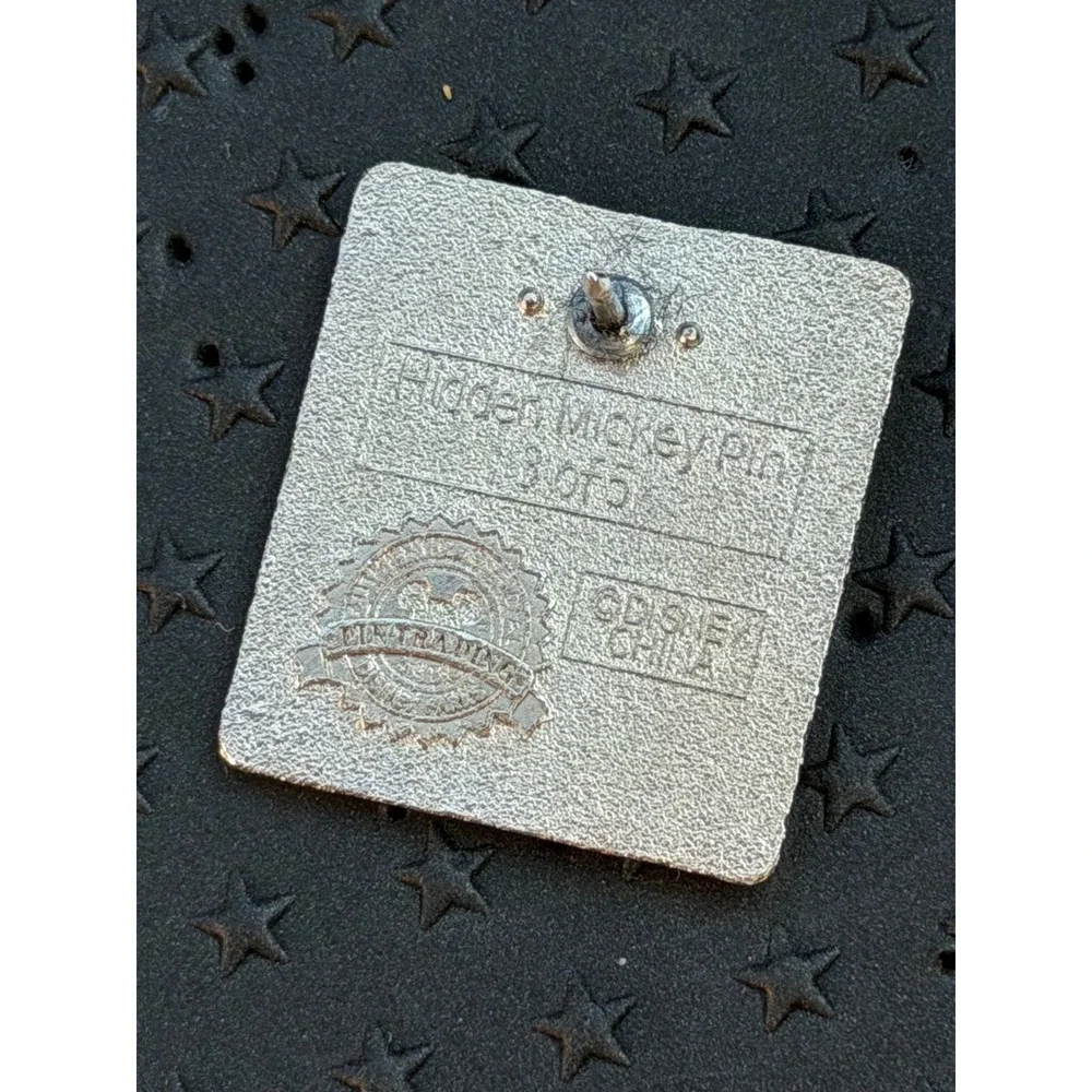 Walt Disney Pin Trading Past Attractions Swan Boat Hidden Mickey Collectible WDW - Picture 2 of 2